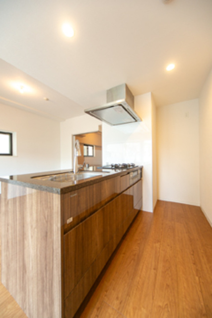 シュトラーレ神山町のキッチン|※写真は同タイプ住戸です。