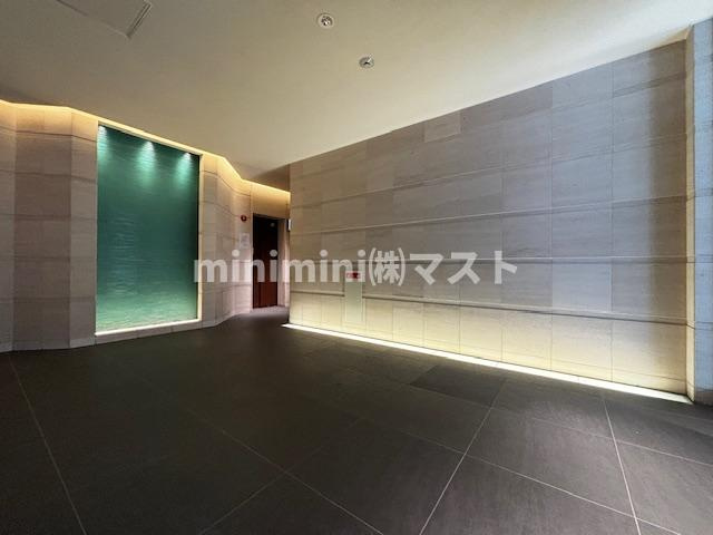 フロンティアコート堺筋本町のロビー