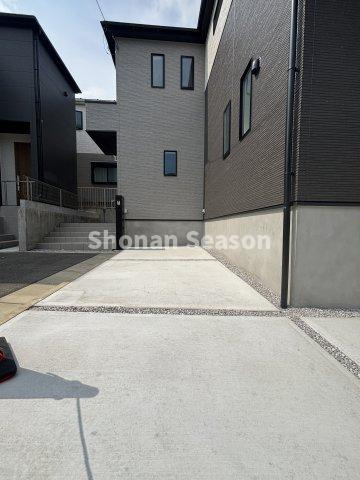 【現地画像あり】秦野市第3戸川　全5棟　2号棟の駐車場|嬉しいカースペース２台あり◎