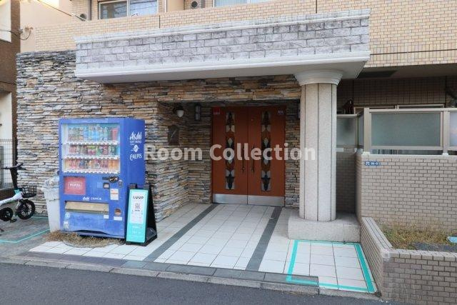 プレール・ドゥーク西新宿のエントランス