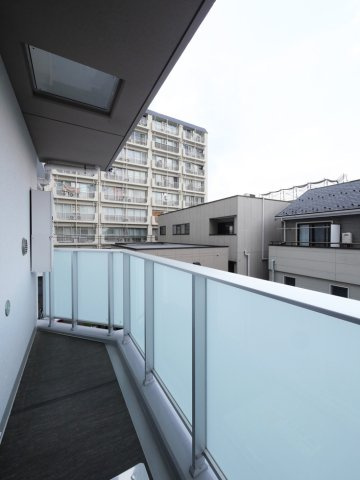 ジェノヴィア桜上水Ⅱの内装|明るい色調の室内です