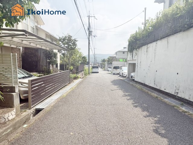 神戸市西区桜が丘中町1丁目　土地の前面道路含む現地写真|●年中無休：当日予約可●車通りも少なく、お子様とのお散歩も安心してできる閑静な住宅地です！