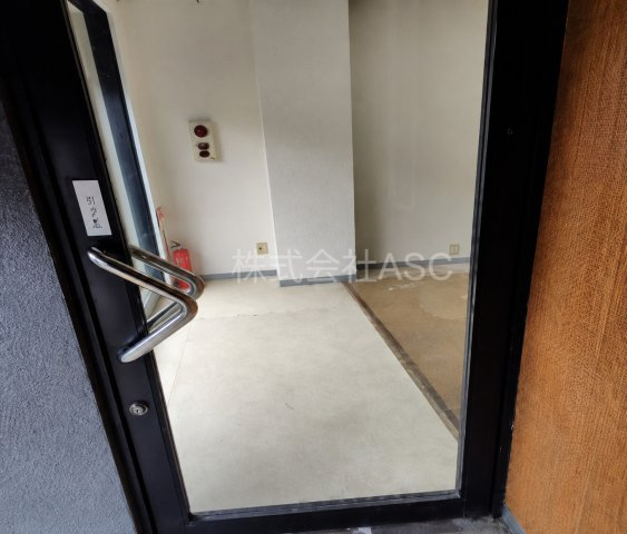 倉橋ビル１階の玄関