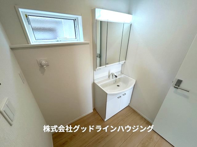 三木市志染町広野第６の独立洗面台