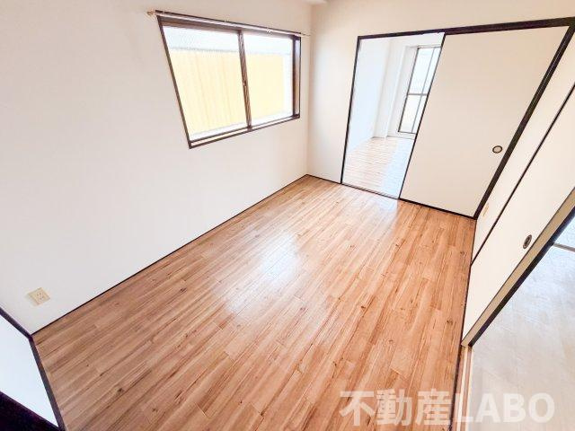 メジェーム住吉の洋室
