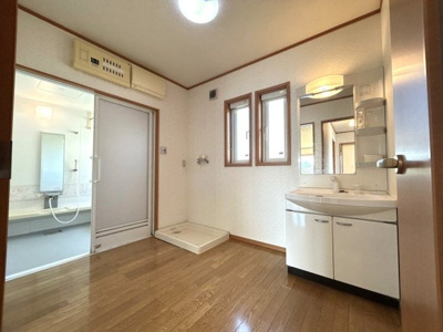 【独立洗面台】 | 大館市釈迦内字獅子ヶ森・中古住宅☆期間限定現況販売☆