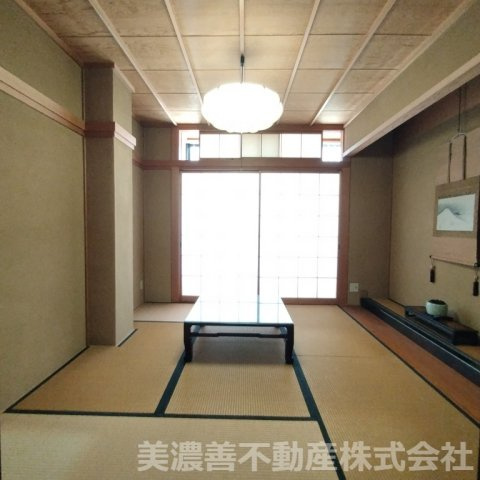 ６７２５６　岐阜市徹明通１丁目事業用(住居付店舗)の和室