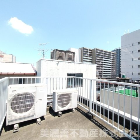 ６７２５６　岐阜市徹明通１丁目事業用(住居付店舗)の外観パース