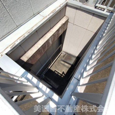 ６７２５６　岐阜市徹明通１丁目事業用(住居付店舗)のその他