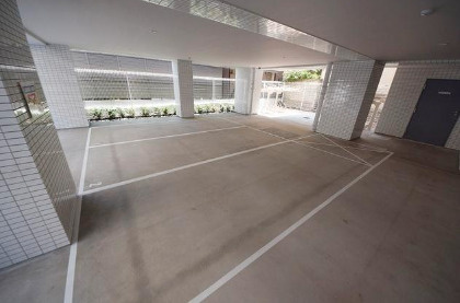 SHOKEN Residence南千住 の駐車場