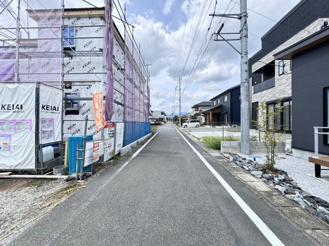 新築　高崎市棟高町1期　1号棟の前面道路含む現地写真|現地写真　北側接道幅員約4.4ｍ