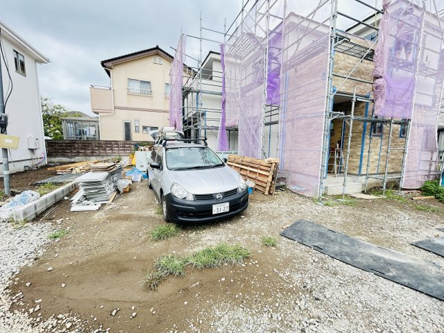 新築　高崎市棟高町1期　1号棟の駐車場|現地写真　駐車スペースは並列2台+1台分可能です！

