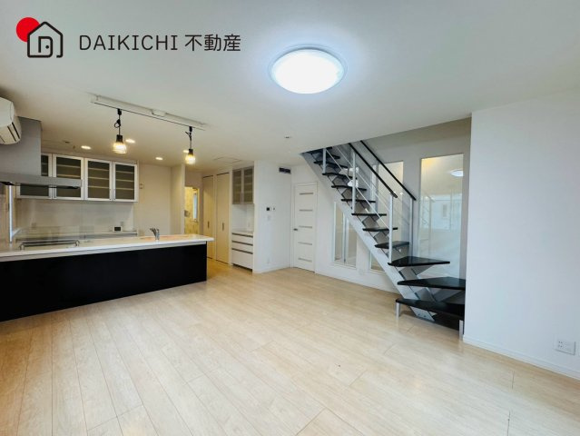 【居間・リビング】 | 坂戸市堀込　中古戸建