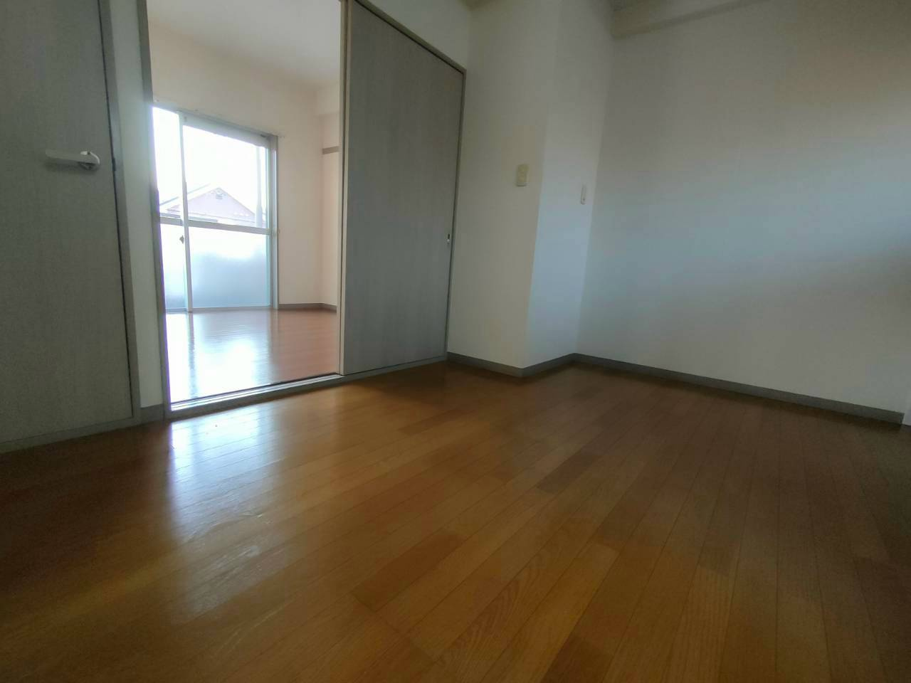 ルミエール本宿参番館の居間・リビング