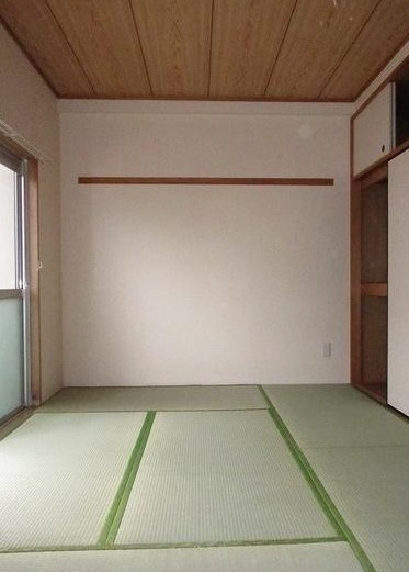 ルミエール本宿参番館の和室