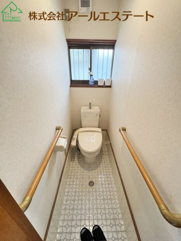 加古郡稲美町国岡2丁目　　中古戸建のトイレ