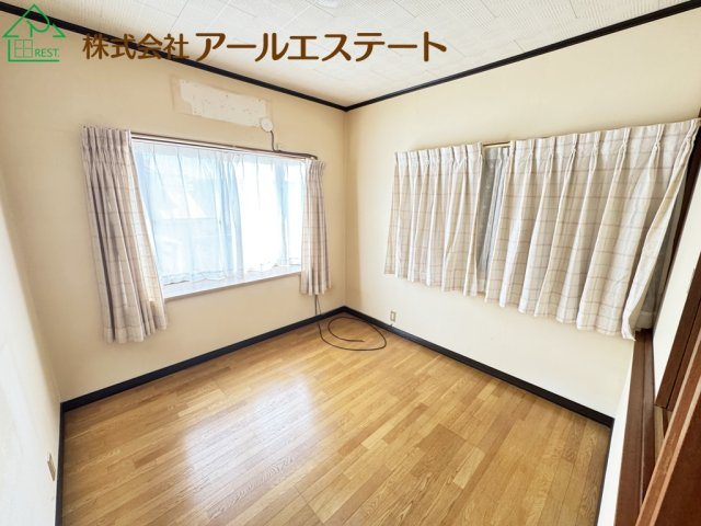 加古郡稲美町国岡2丁目　　中古戸建の洋室
