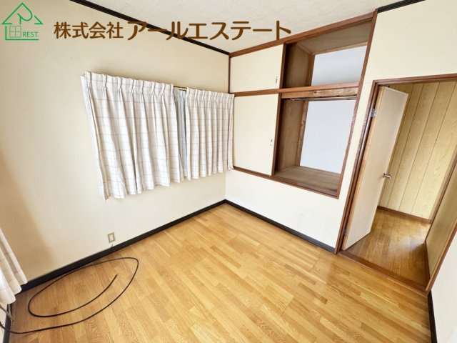 加古郡稲美町国岡2丁目　　中古戸建の洋室