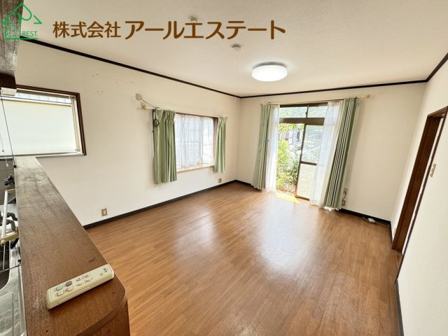 加古郡稲美町国岡2丁目　　中古戸建の居間・リビング