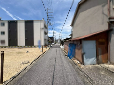 【前面道路含む現地写真】 | 中長尾町三丁　売土地 | 【個性あふれる住まいを実現できる「建築条件無の売土地」です】