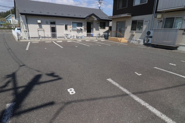 シャルム宮古の駐車場