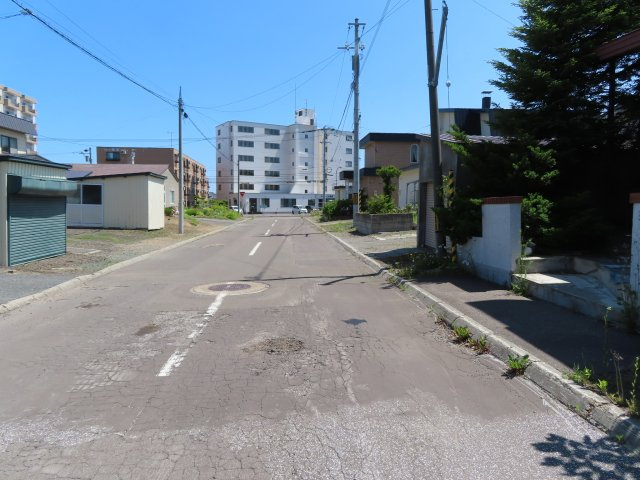 網走市潮見２丁目８番１２号　中古売家の前面道路含む現地写真|【前面道路】北東側前面道路です。