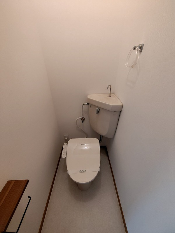 ドルフ白金台のトイレ|コンパクトで使いやすいトイレです
