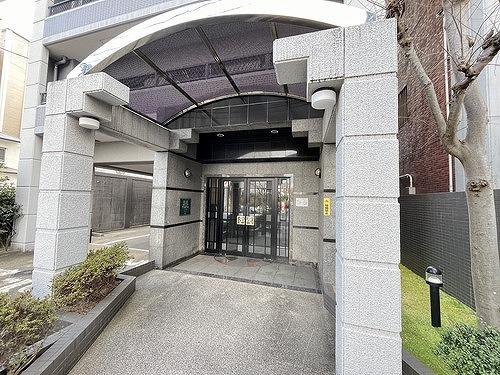 アンピール六本松のエントランス|マンションエントランス※前回募集時の写真２０２４年３月撮影