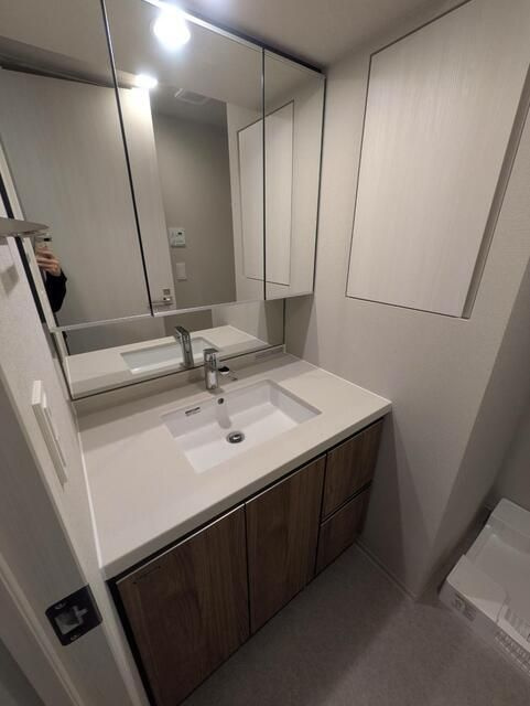クレストコート北千住レジデンスの独立洗面台