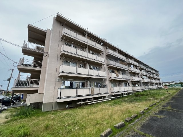 ビレッジハウス西町4号棟の外観