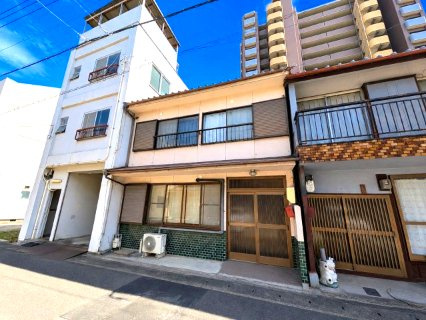 坂井町貸家の外観
