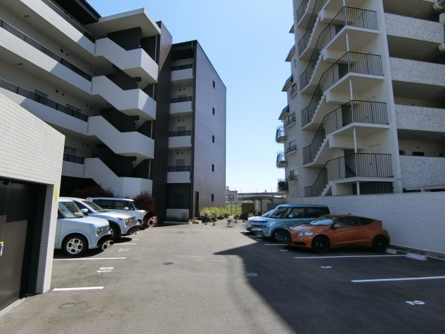 ヴィル・ド・レーブの駐車場