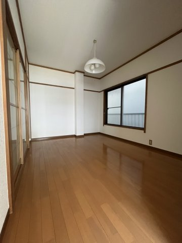 荒川区西尾久２丁目のアパートの居間・リビング