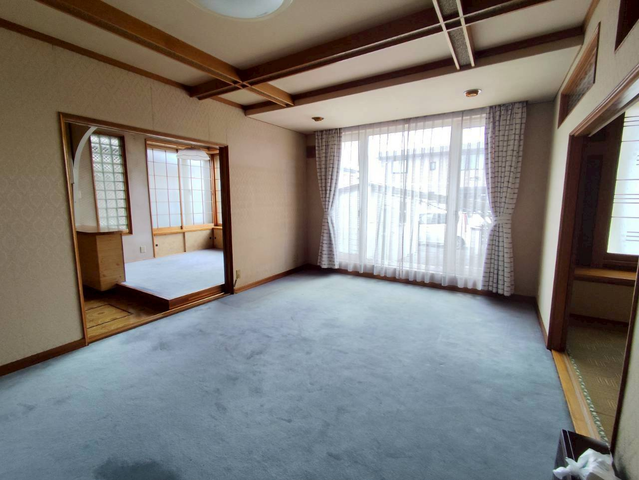 昭和町3丁目12-10借家の居間・リビング