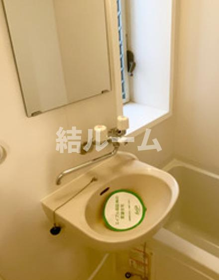 板橋区仲宿のアパートの洗面所