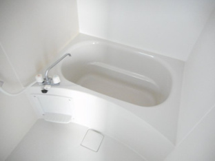 コンパクトで使いやすいお風呂です
