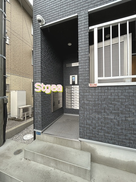 アヴェニール与野本町のエントランス