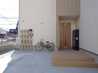 清潔なエントランスです