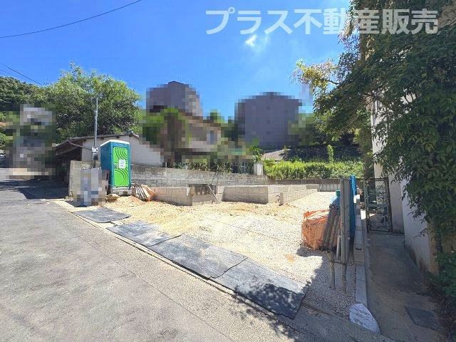 【外観】 | 福岡市中央区小笹5丁目2期　1号棟（全2棟）【仲介手数料無料・0円】 | 現地写真。プラス不動産販売なら、現場の全ての棟をまとめてご見学頂けます。