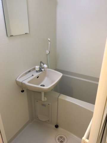 コンパクトで使いやすいお風呂です