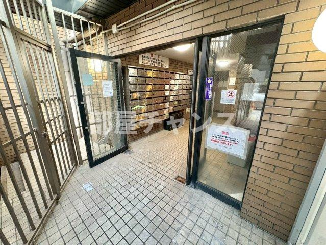 リアライズ栄のエントランス