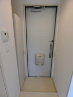 落ち着いた玄関です