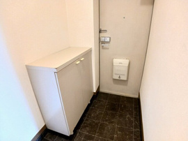 明るい玄関です