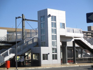 北鴻巣駅西口まで1100m