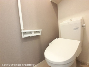 ゆったりとした空間のトイレです