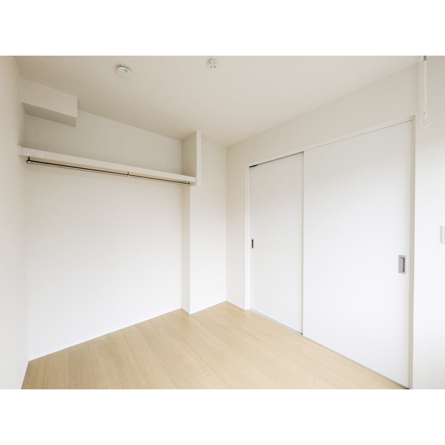 明るい色調の室内です