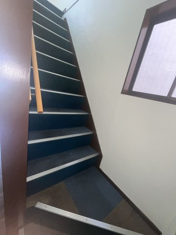 内装は落ち着いています