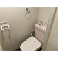 ゆったりとした空間のトイレです