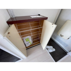 明るい色調の室内です