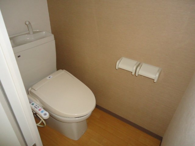 アルファーのトイレ|シャワー付トイレ